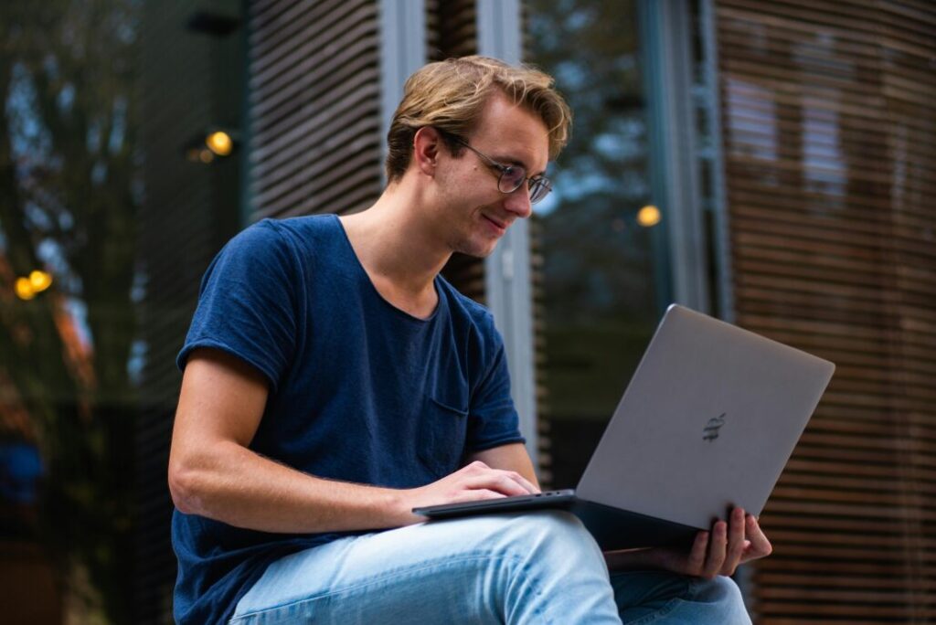 Technologia w edukacji – szansa czy zagrożenie dla uczniów? | Technologia edukacja | Alphabar.pl